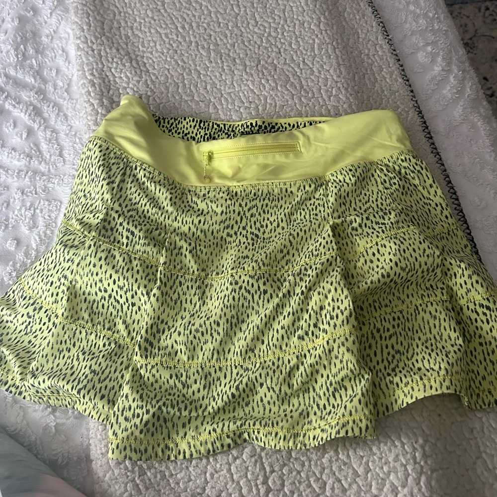 Old and rare lulu skirt size 6